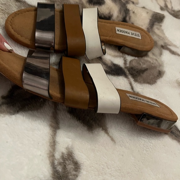 Steve Madden Women's Brown and White Sandals - Picture 2 of 4